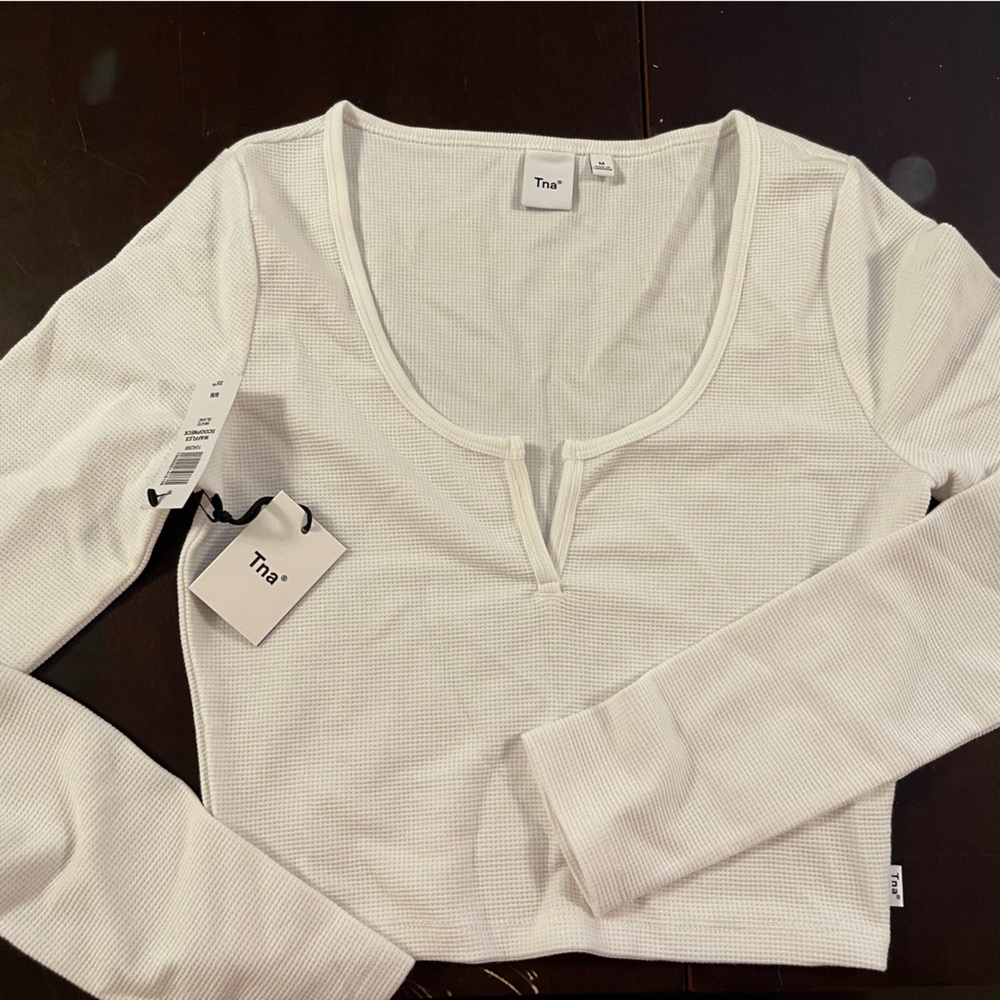 Aritzia waffle white crop top long sleeve size medium